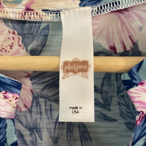 Sleeveless tropical print dress with pockets! - Picture 7 of 8